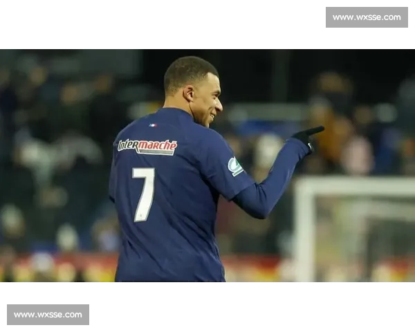 姆巴佩 8 战巴萨独造 12 球：无解杀手与胜负谜题