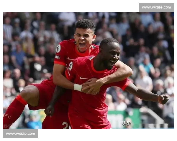 21 岁鸿沟上的连线:米尔纳与科斯托拉斯改写英超历史 21 岁鸿沟上的连线:米尔纳与科斯托拉斯改写英超历史